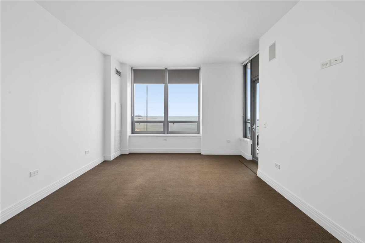 600 N Lake Shore Drive 1305 Property Photo 13