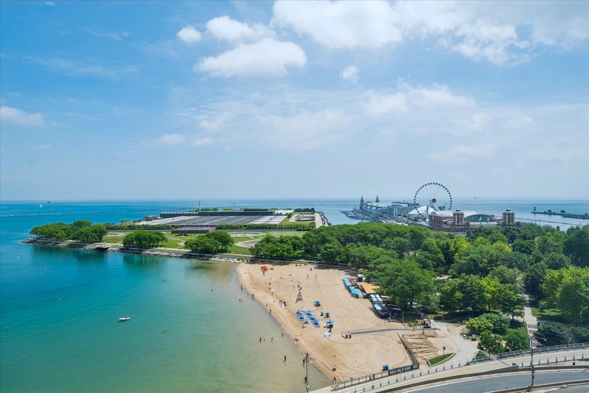 600 N Lake Shore Drive 1305 Property Photo 20