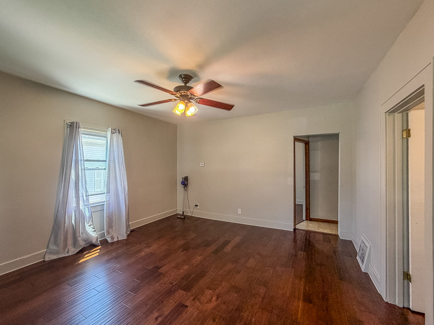 617 Edgar Avenue Property Photo 4