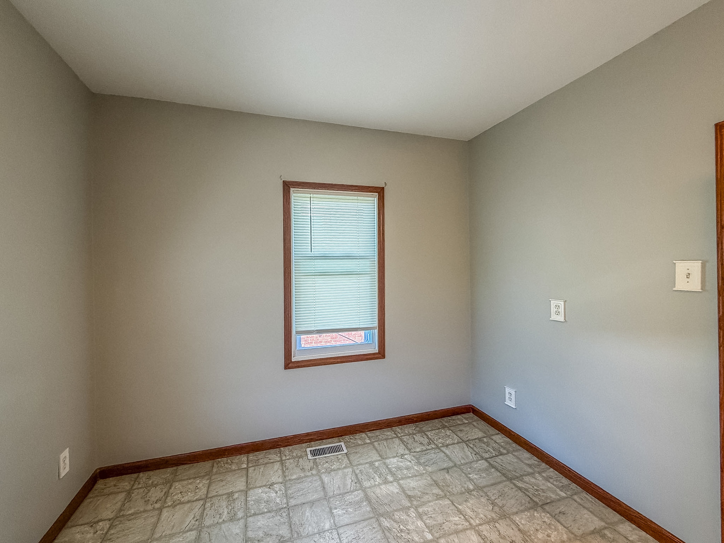 617 Edgar Avenue Property Photo 9
