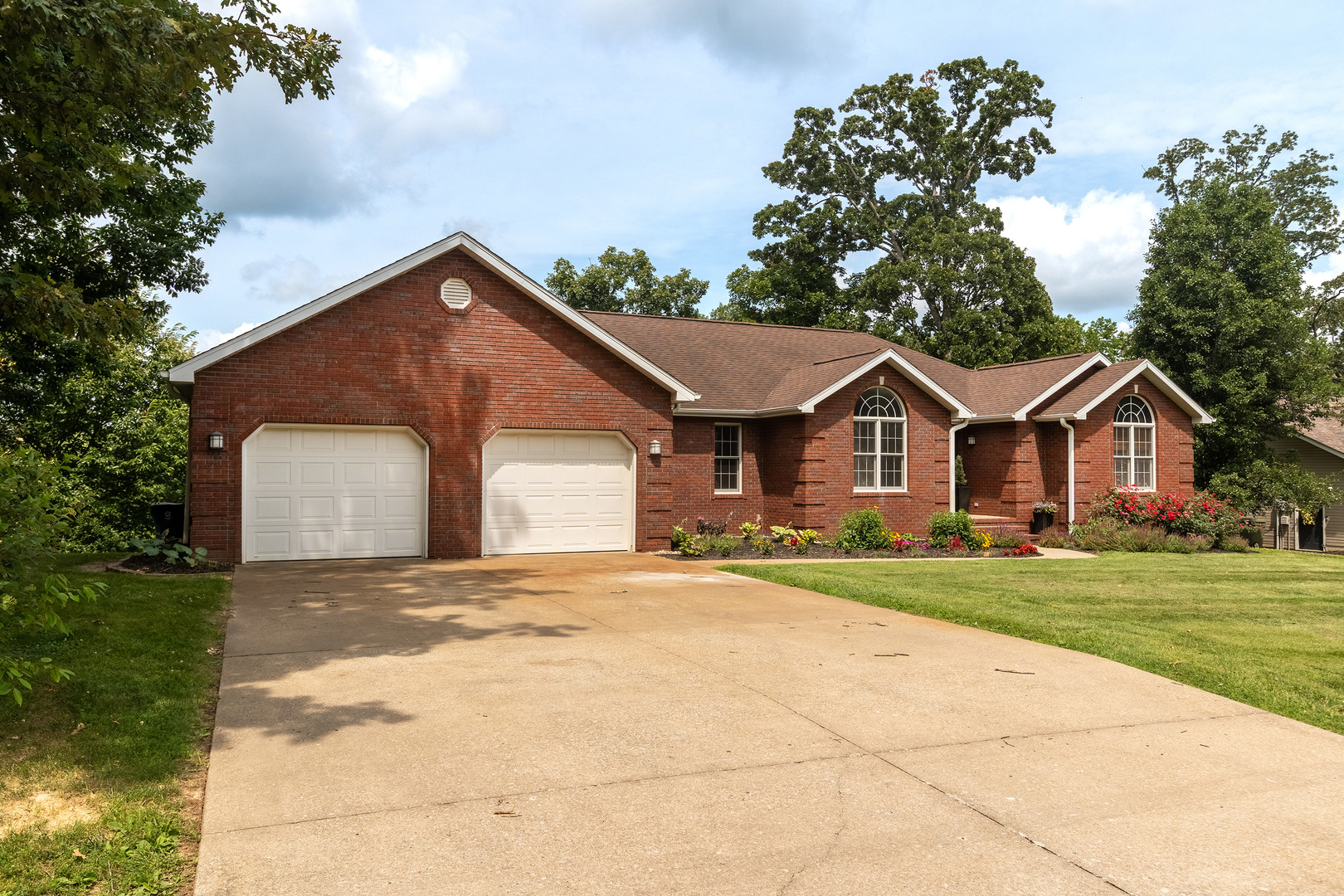 2504 Saddle Lane Property Photo 3