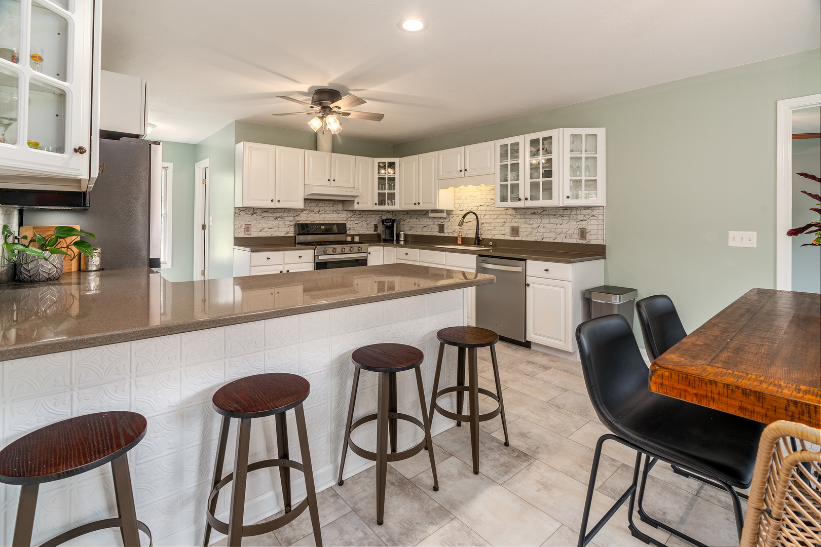 2504 Saddle Lane Property Photo 12