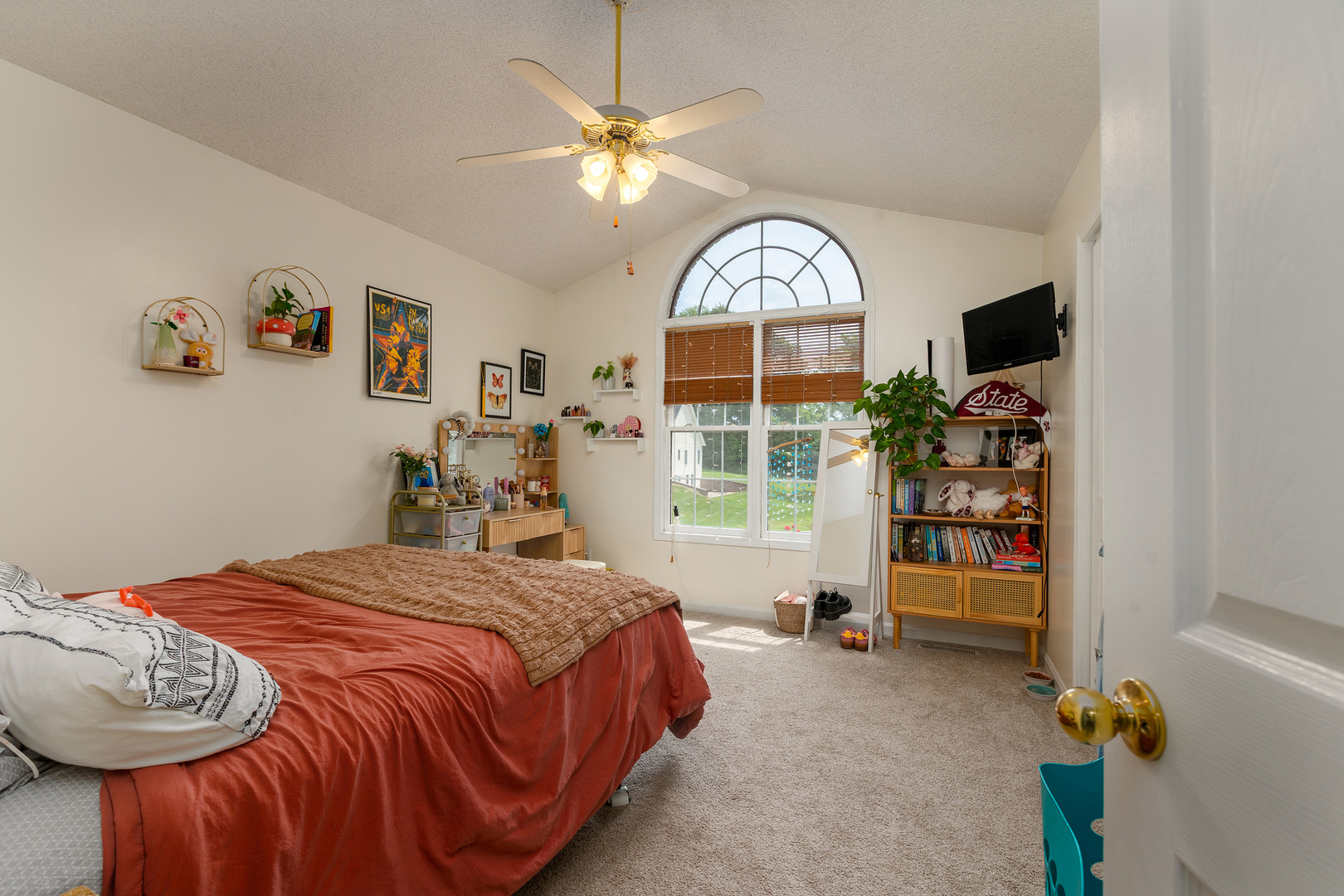 2504 Saddle Lane Property Photo 29