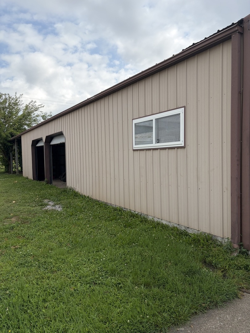 216 W Franklin Avenue Property Photo 2