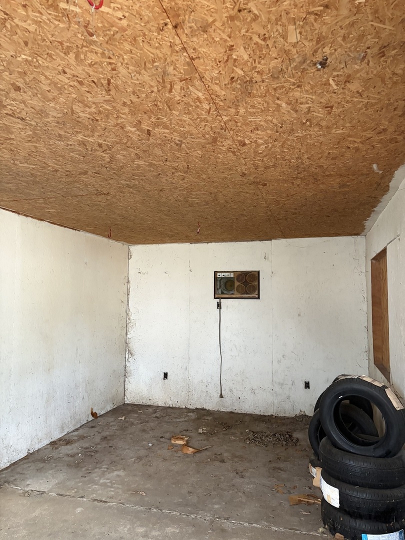 216 W Franklin Avenue Property Photo 3