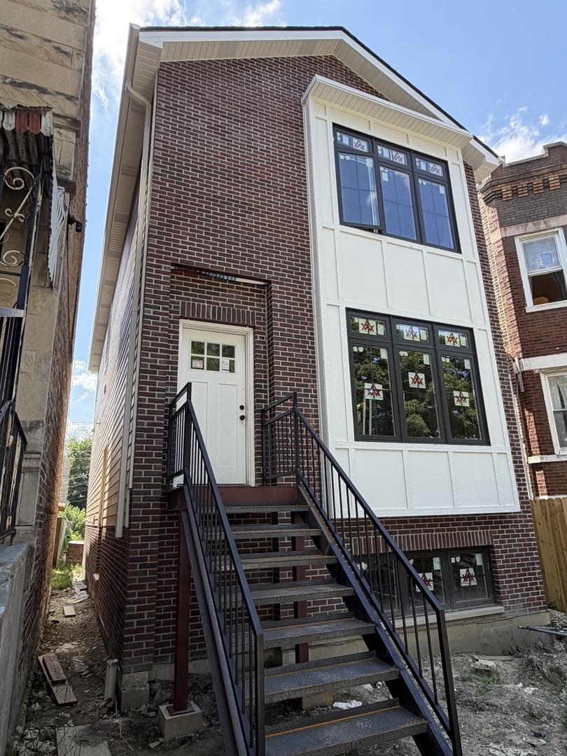 640 N Trumbull Avenue Property Photo 1