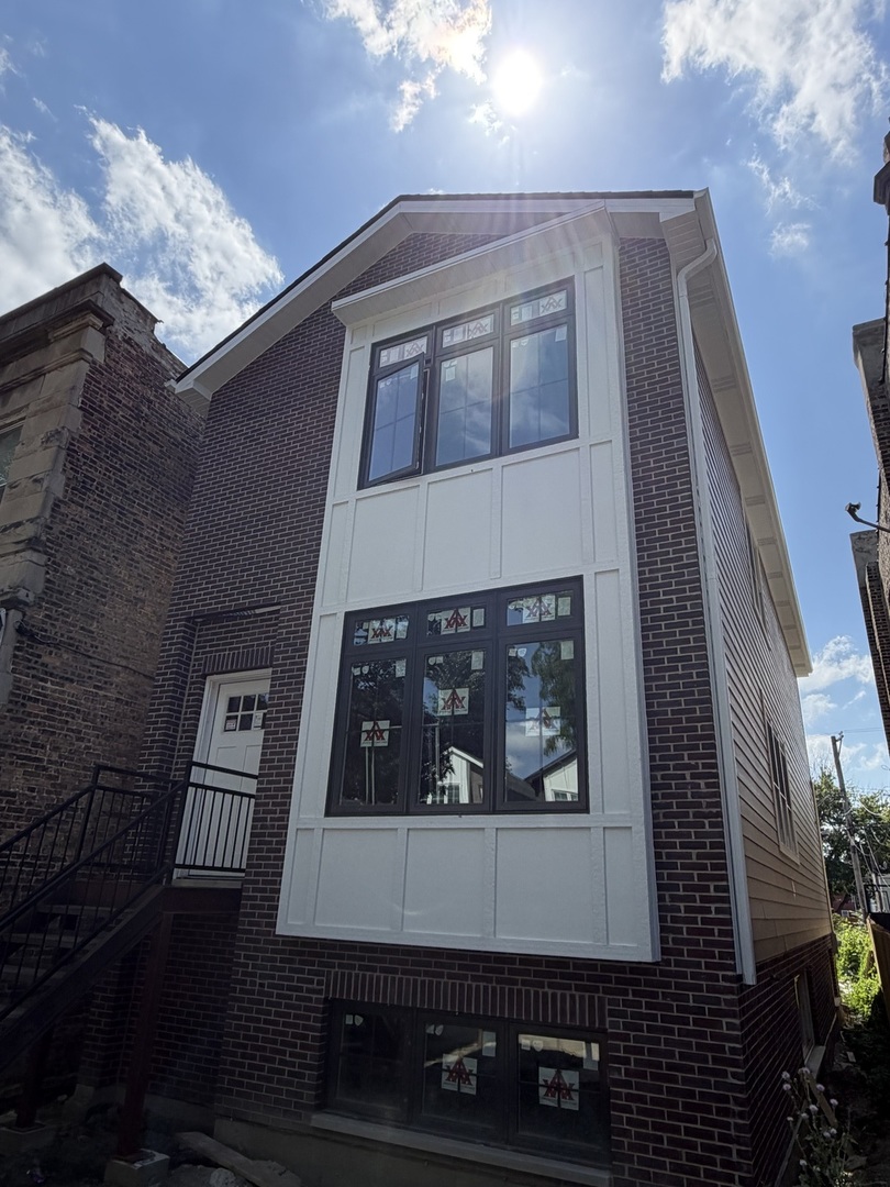 640 N Trumbull Avenue Property Photo 3