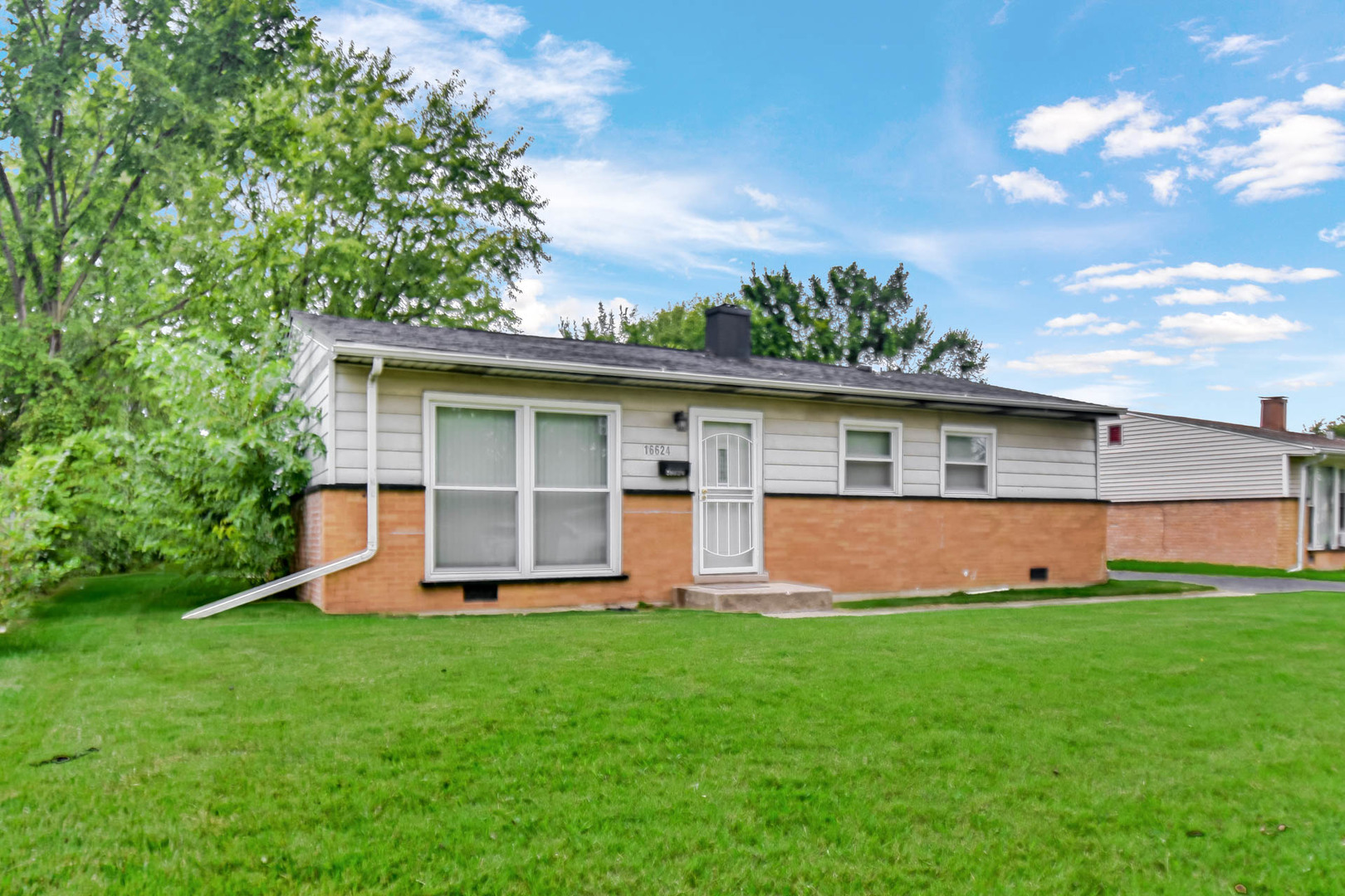 16624 Oxford Drive Property Photo 1
