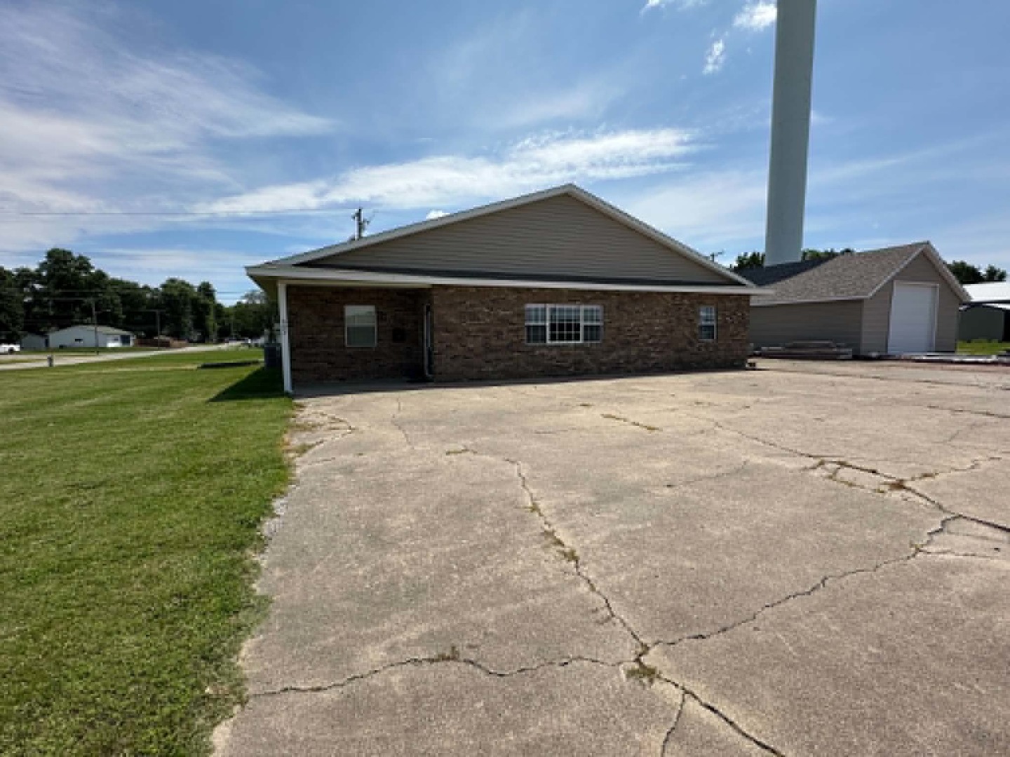 403 S Sycamore Property Photo 2