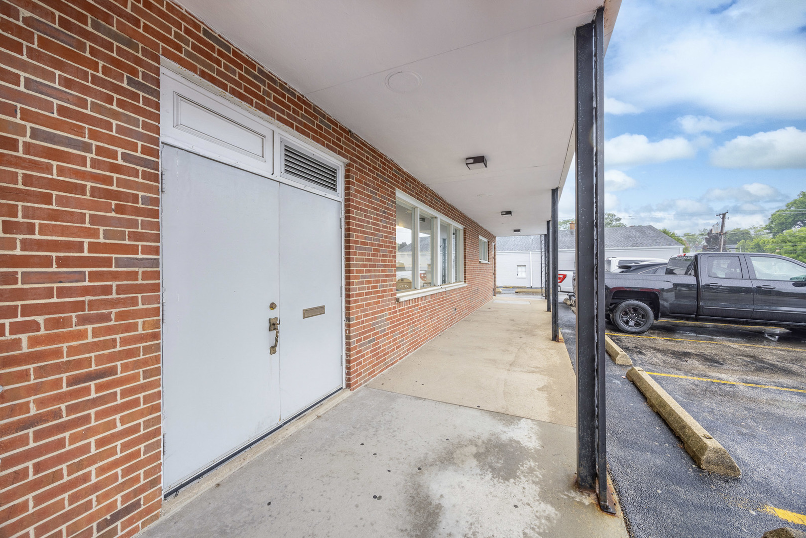 350 N York Street 2 Property Photo 2