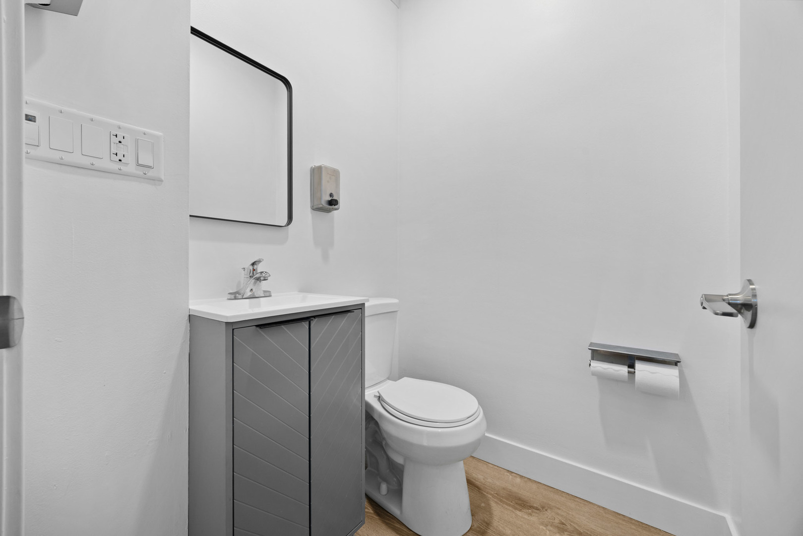 350 N York Street 2 Property Photo 22