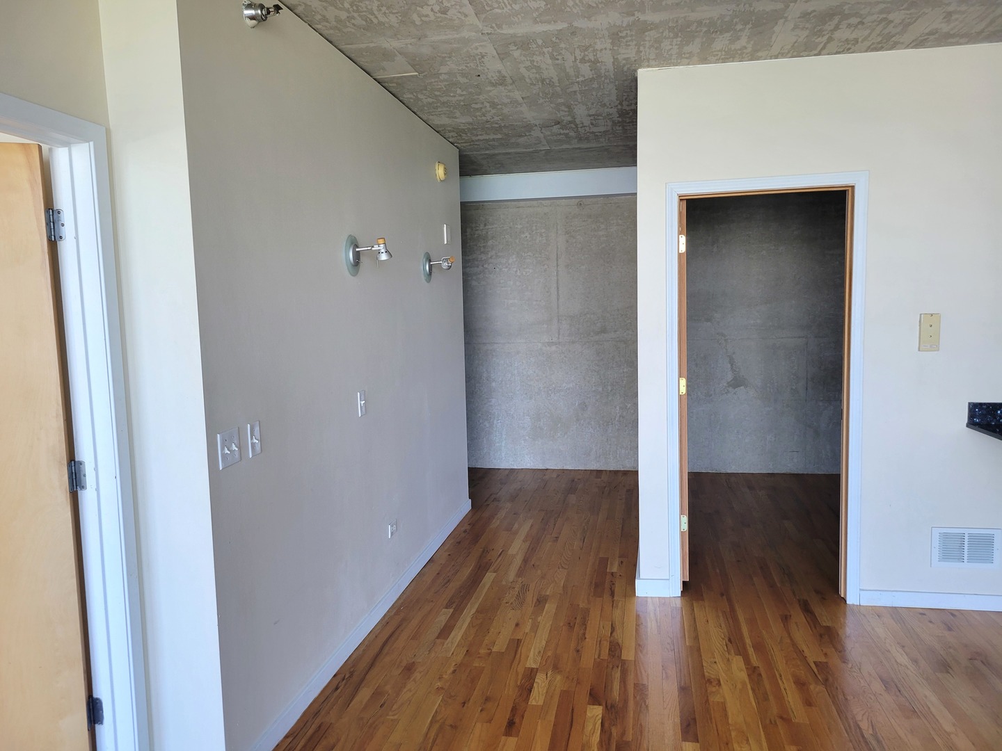 1845 S Michigan Avenue 1107 Property Photo 8
