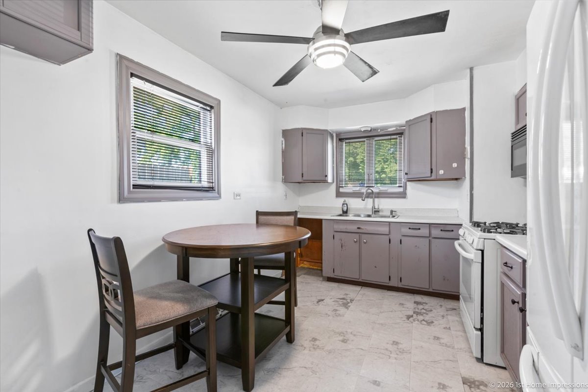 7749 Parkside Avenue Property Photo 8