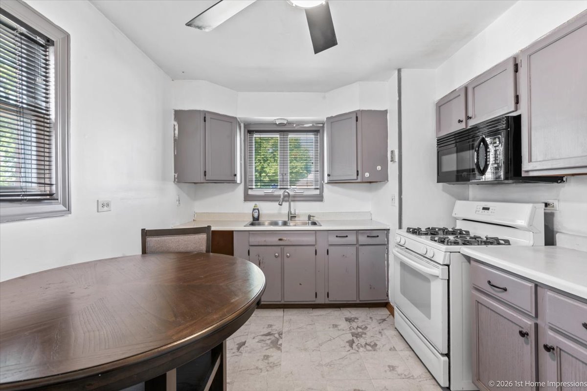 7749 Parkside Avenue Property Photo 10
