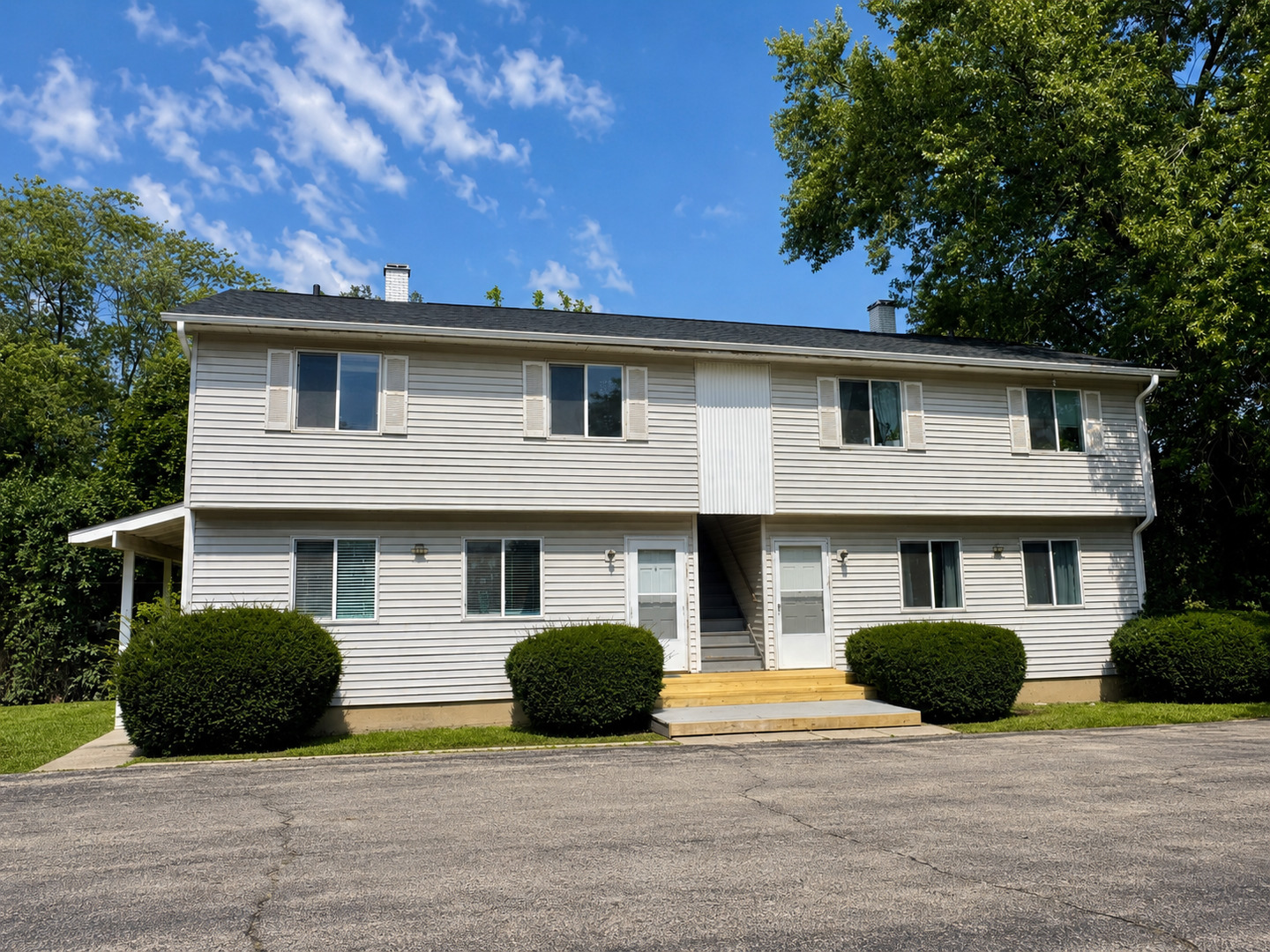 610 Barron Boulevard Property Photo 1