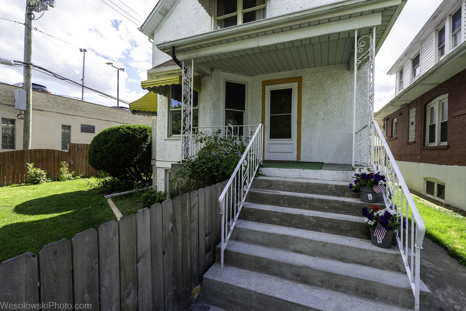 2416 N Rutherford Avenue Property Photo 3
