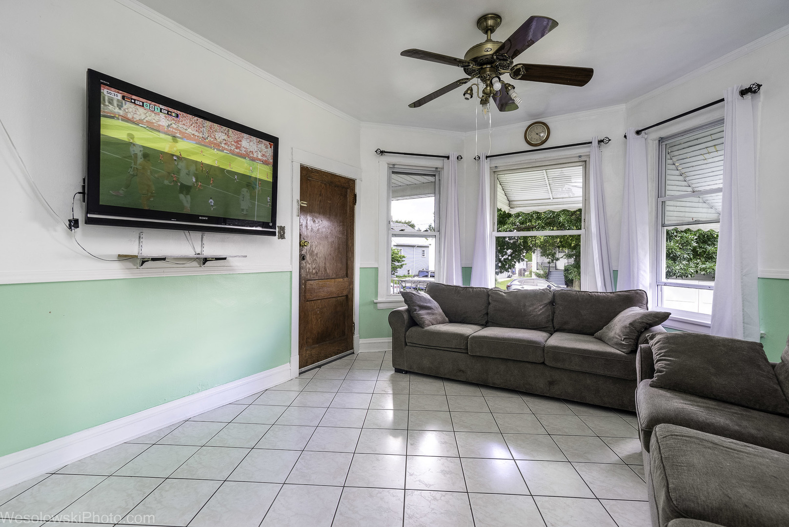 2416 N Rutherford Avenue Property Photo 4