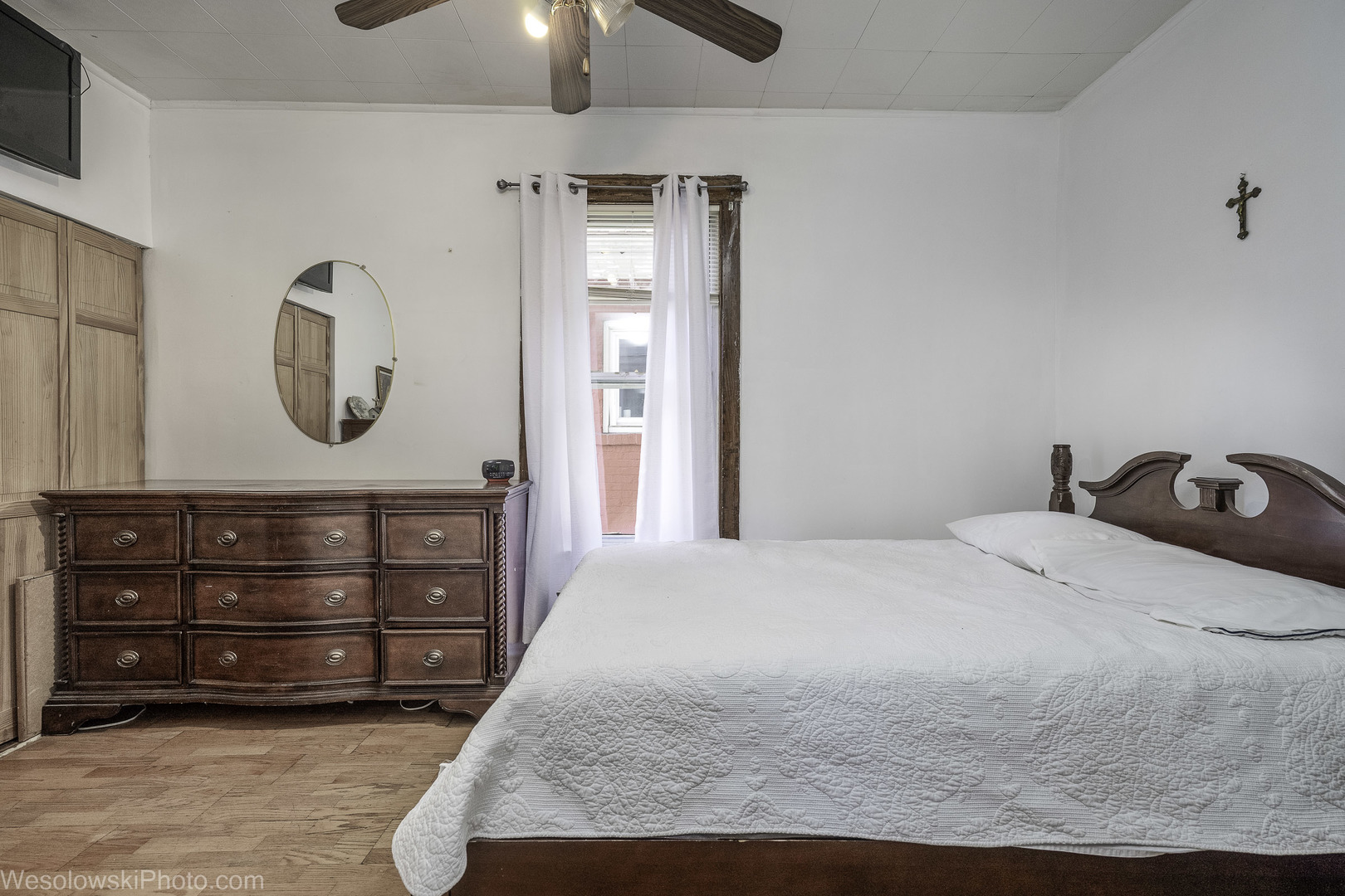 2416 N Rutherford Avenue Property Photo 8