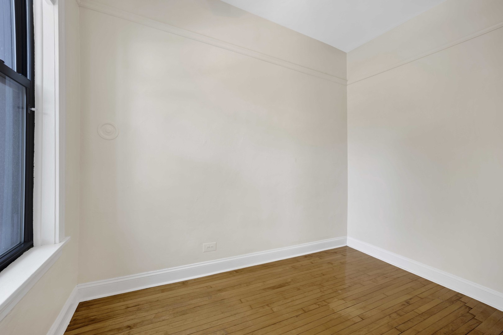616 S Loomis Street 2 Property Photo 4
