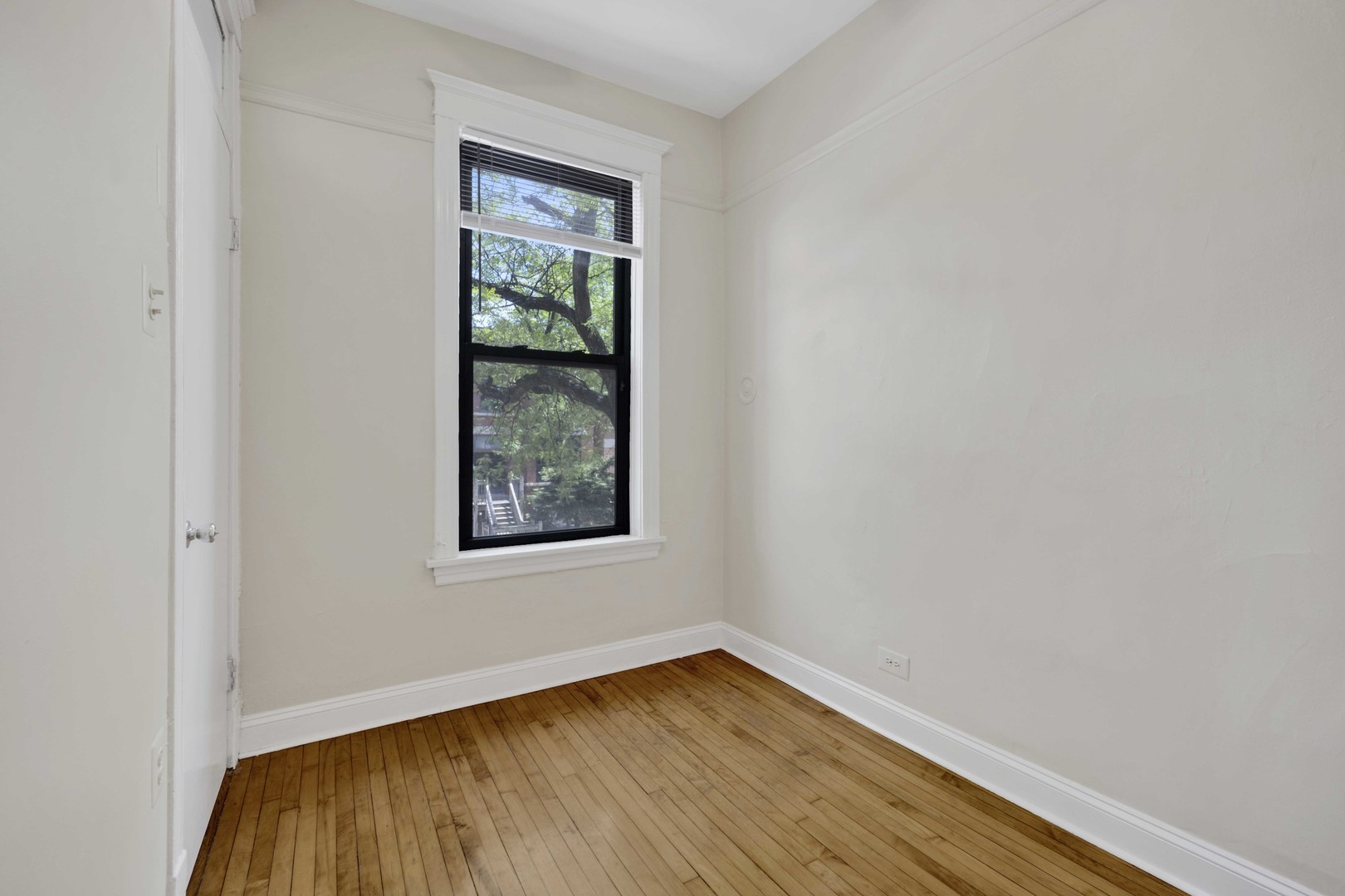 616 S Loomis Street 2 Property Photo 5