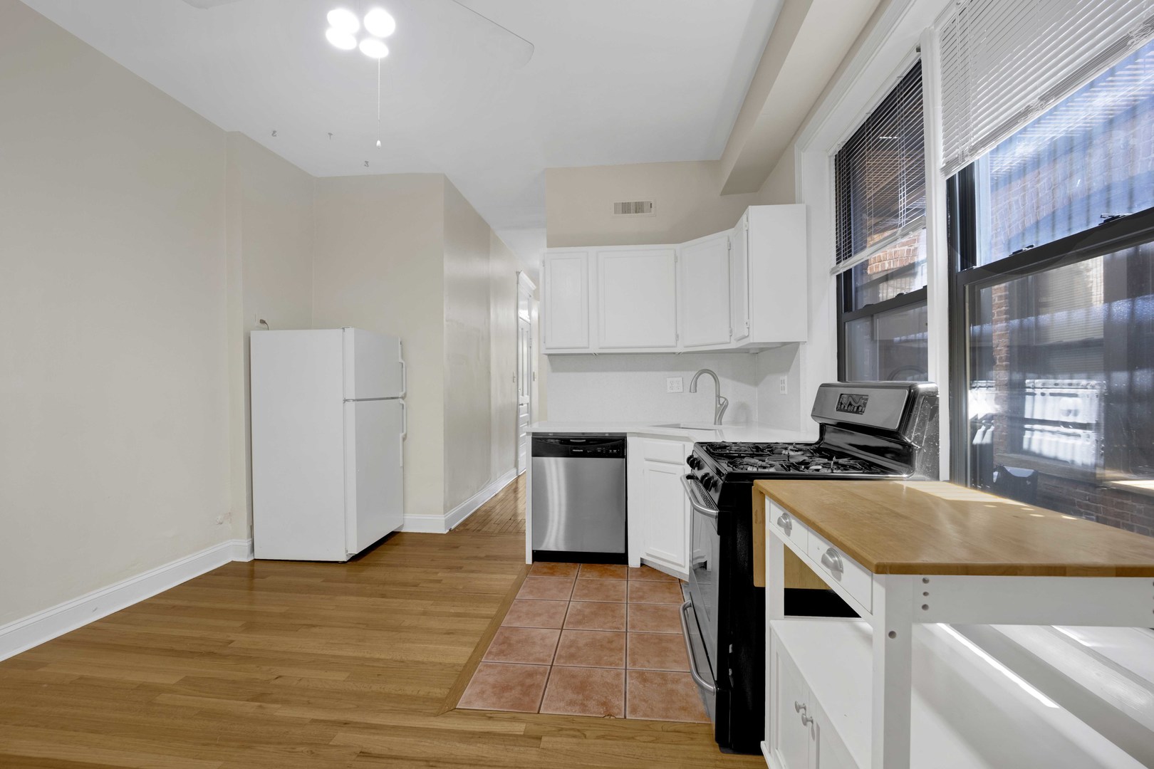 616 S Loomis Street 2 Property Photo 7