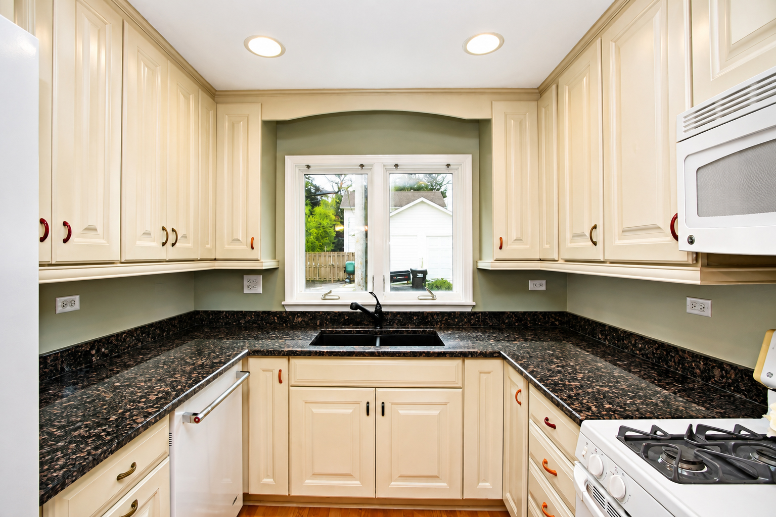 220 Fairway Road Property Photo 13