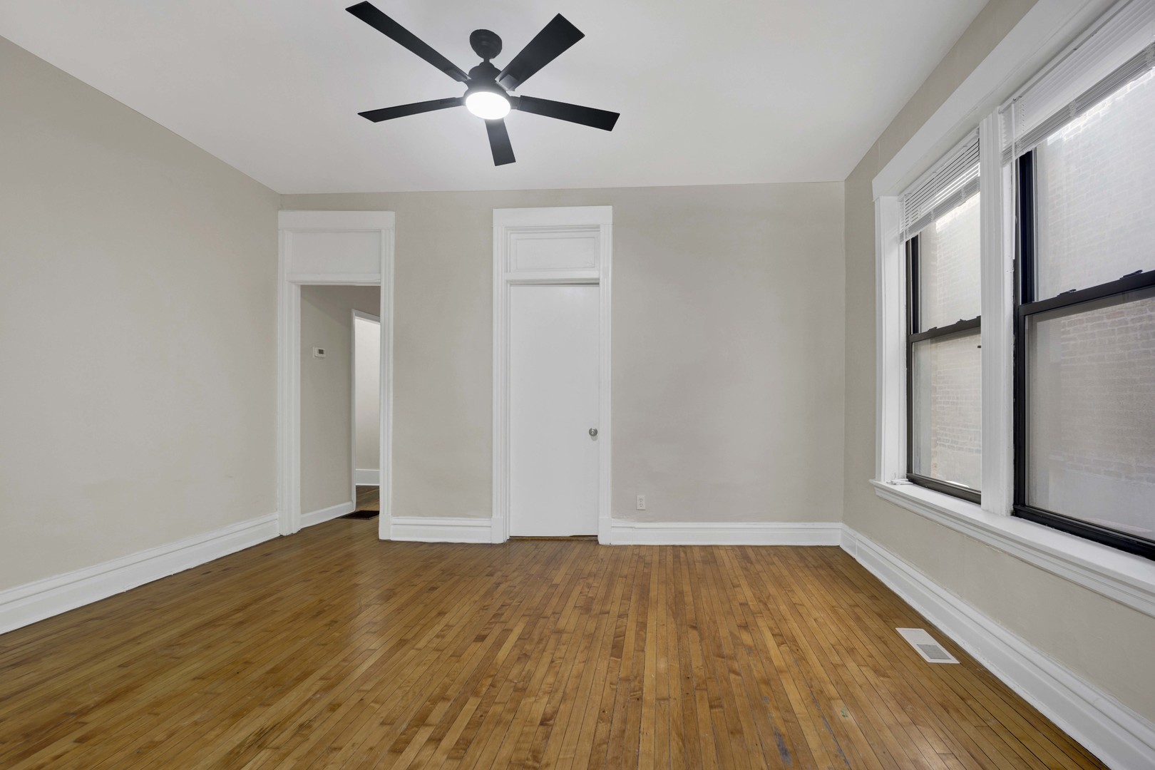 614 S Loomis Street 1 Property Photo 4