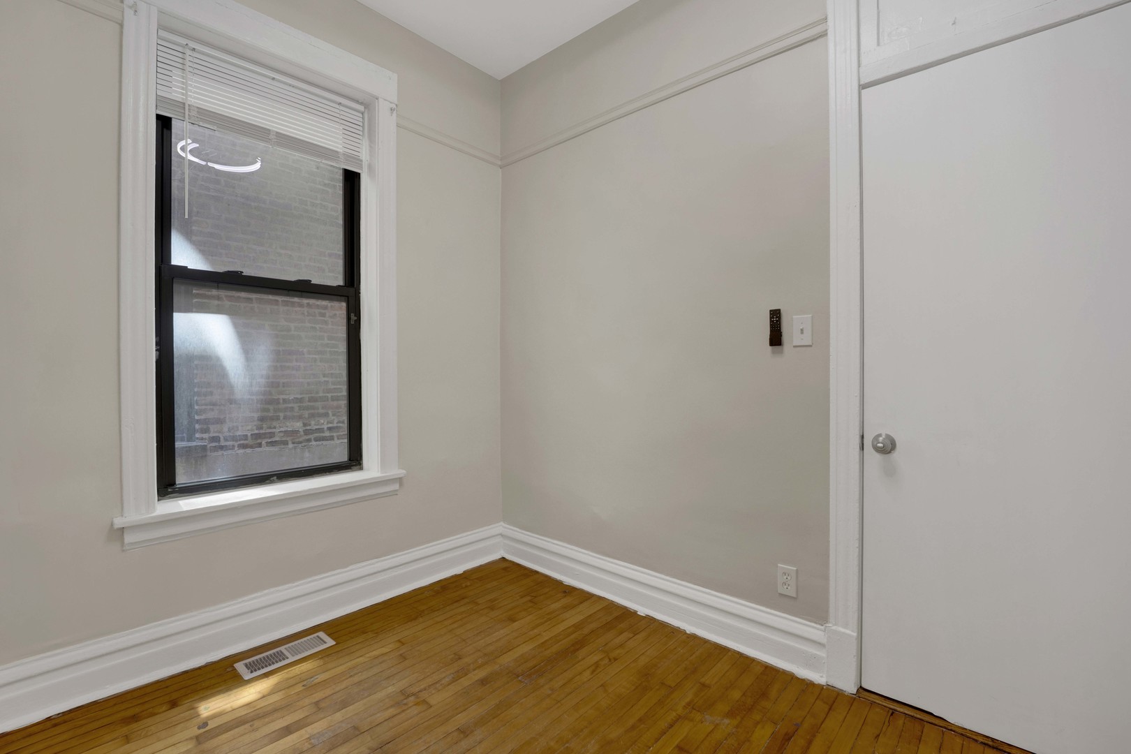 614 S Loomis Street 1 Property Photo 6