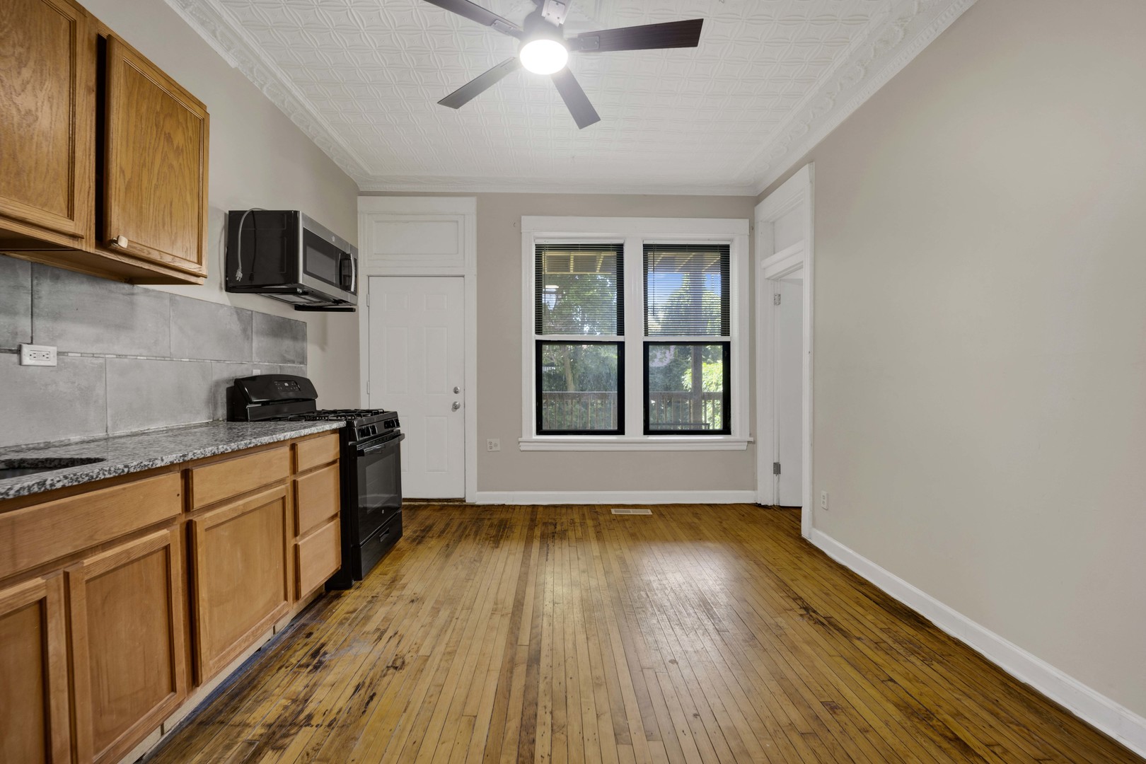 614 S Loomis Street 1 Property Photo 8