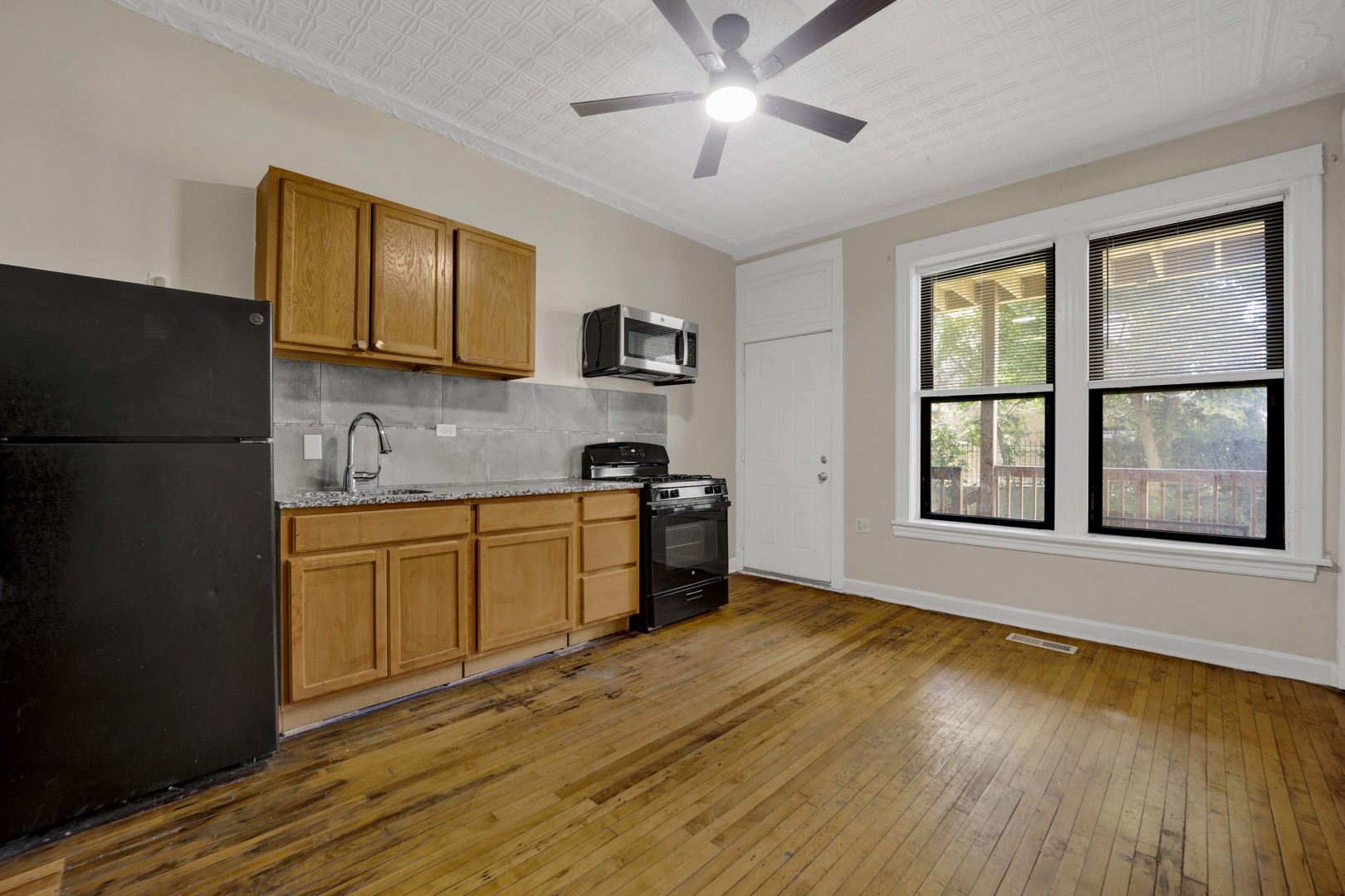 614 S Loomis Street 1 Property Photo 10