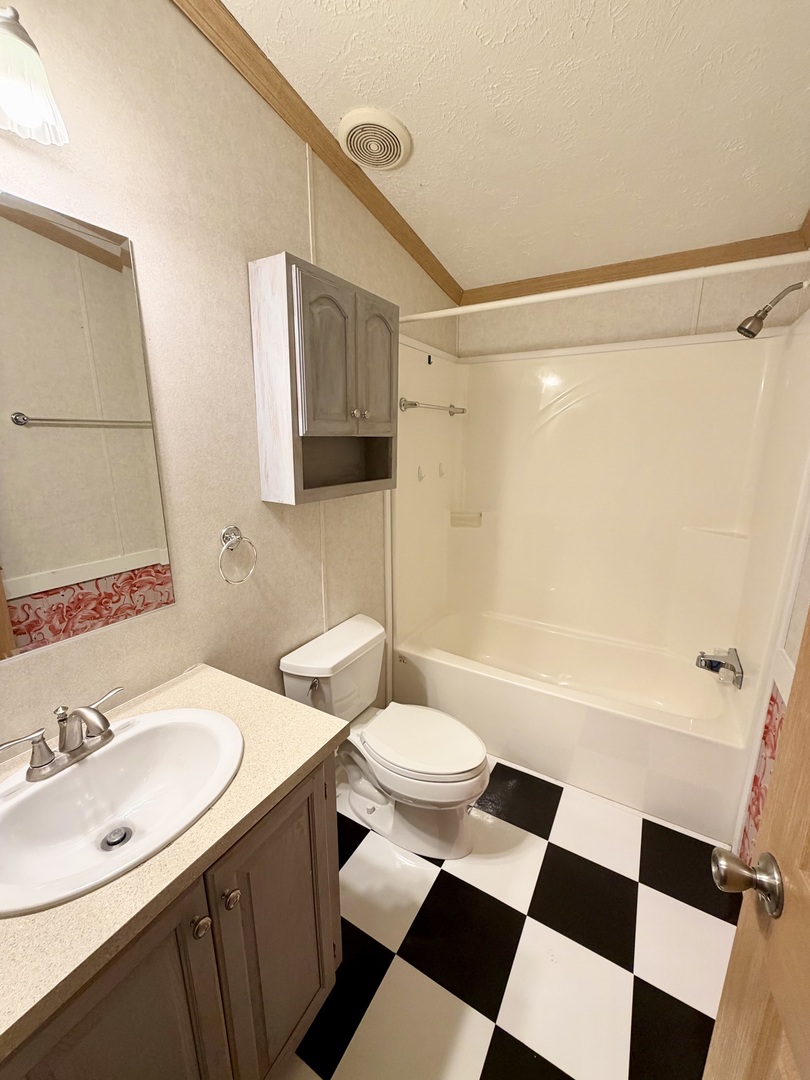 1009 Bay Road 23 Property Photo 10