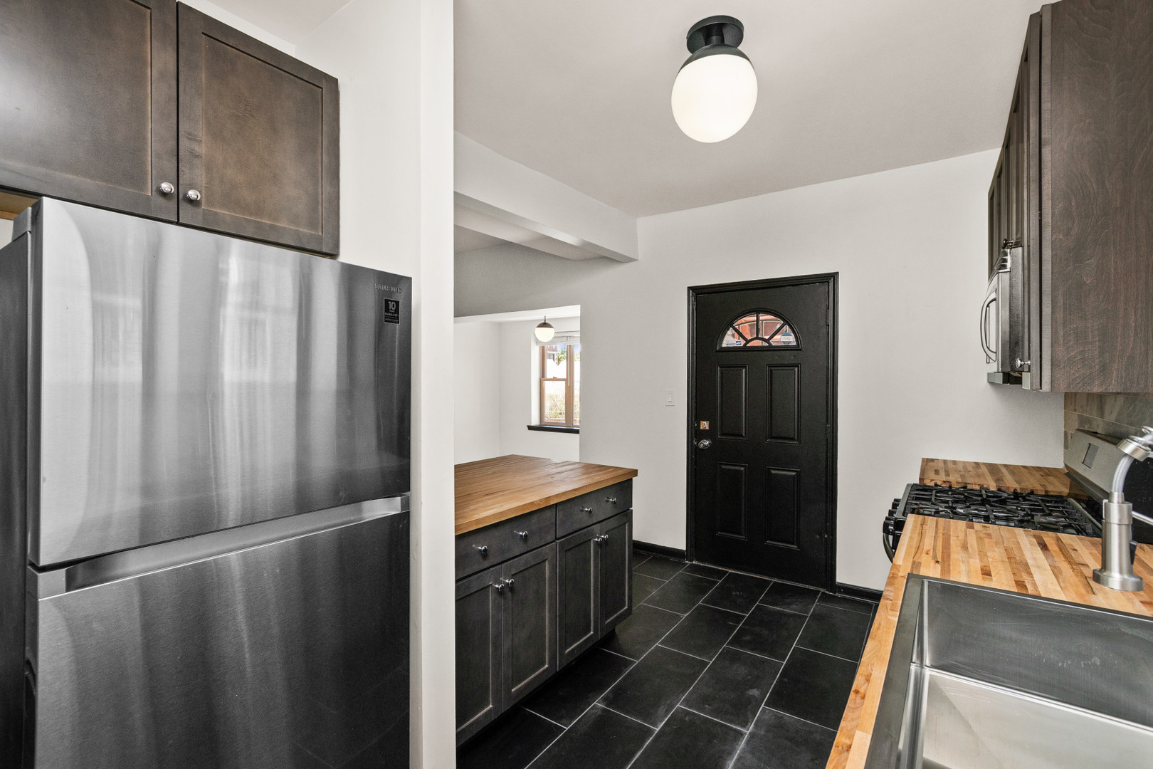 6808 S Paxton Avenue 2n Property Photo 6