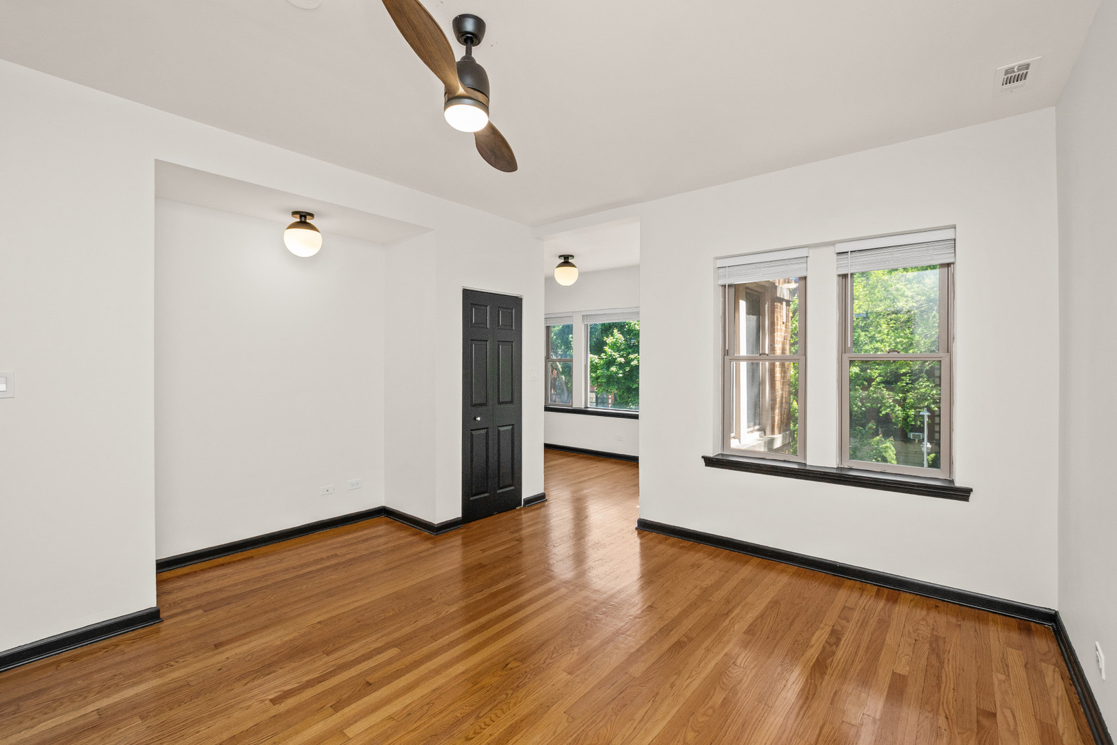 6808 S Paxton Avenue 2n Property Photo 9