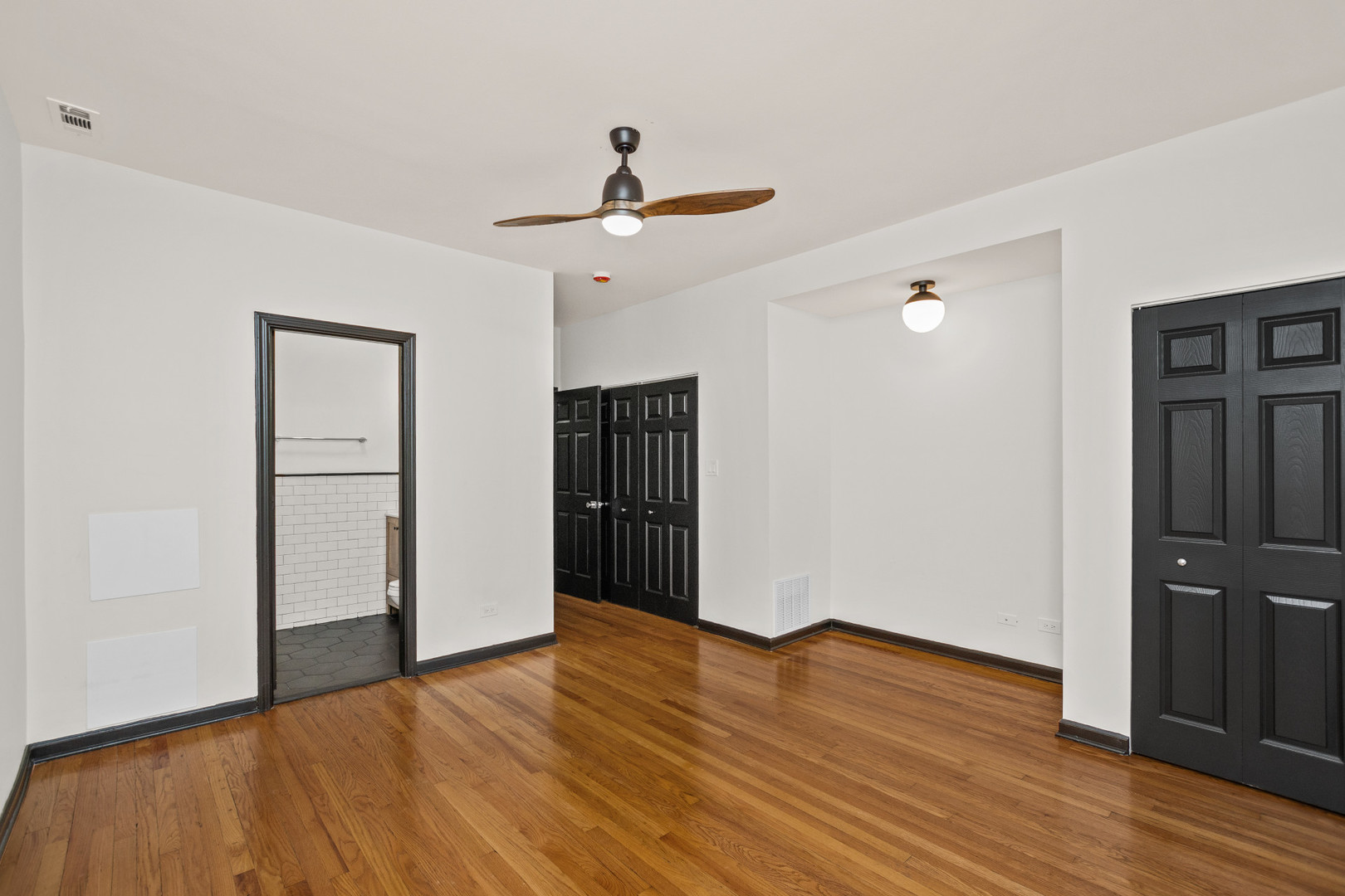 6808 S Paxton Avenue 2n Property Photo 10