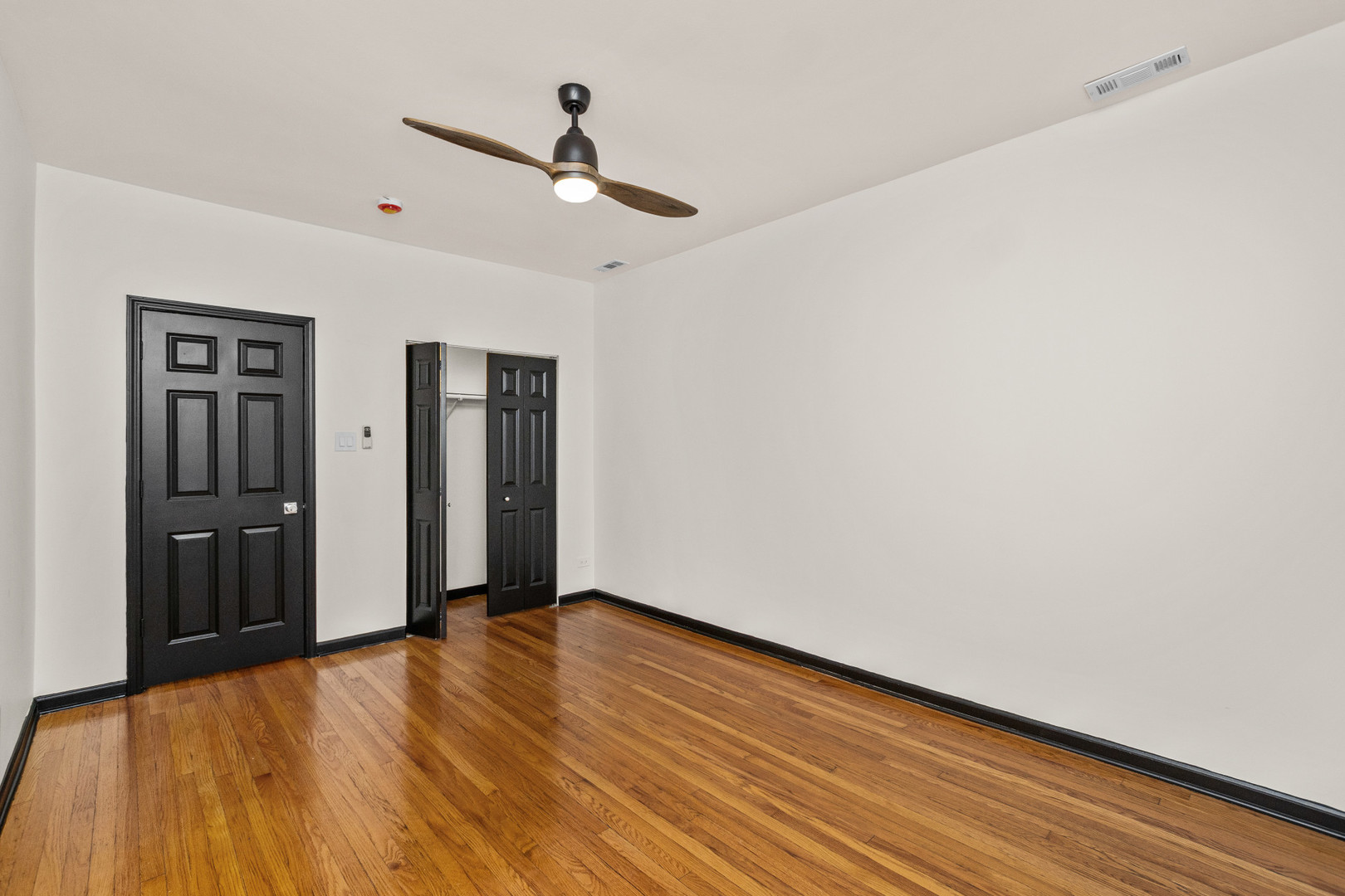 6808 S Paxton Avenue 2n Property Photo 13