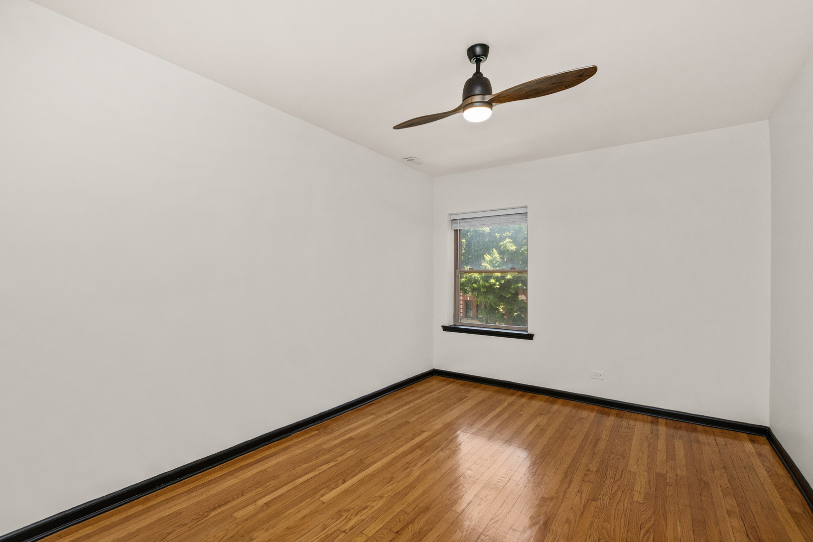 6808 S Paxton Avenue 2n Property Photo 14