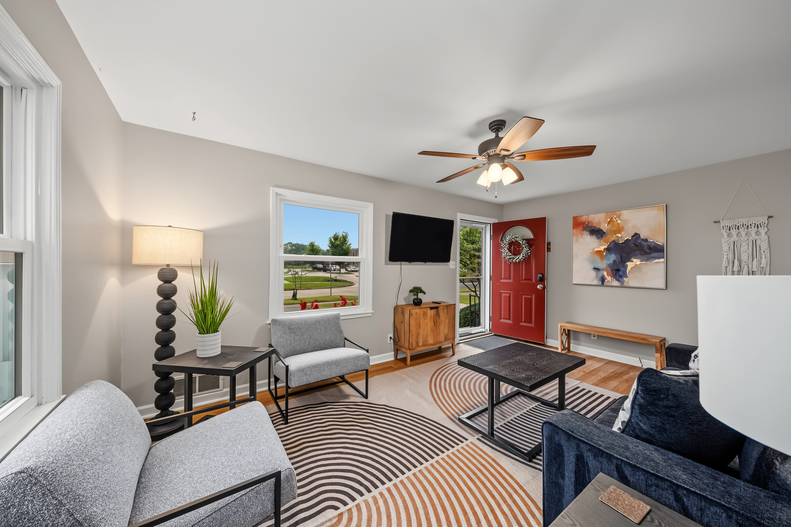 724 S New Street Property Photo 3