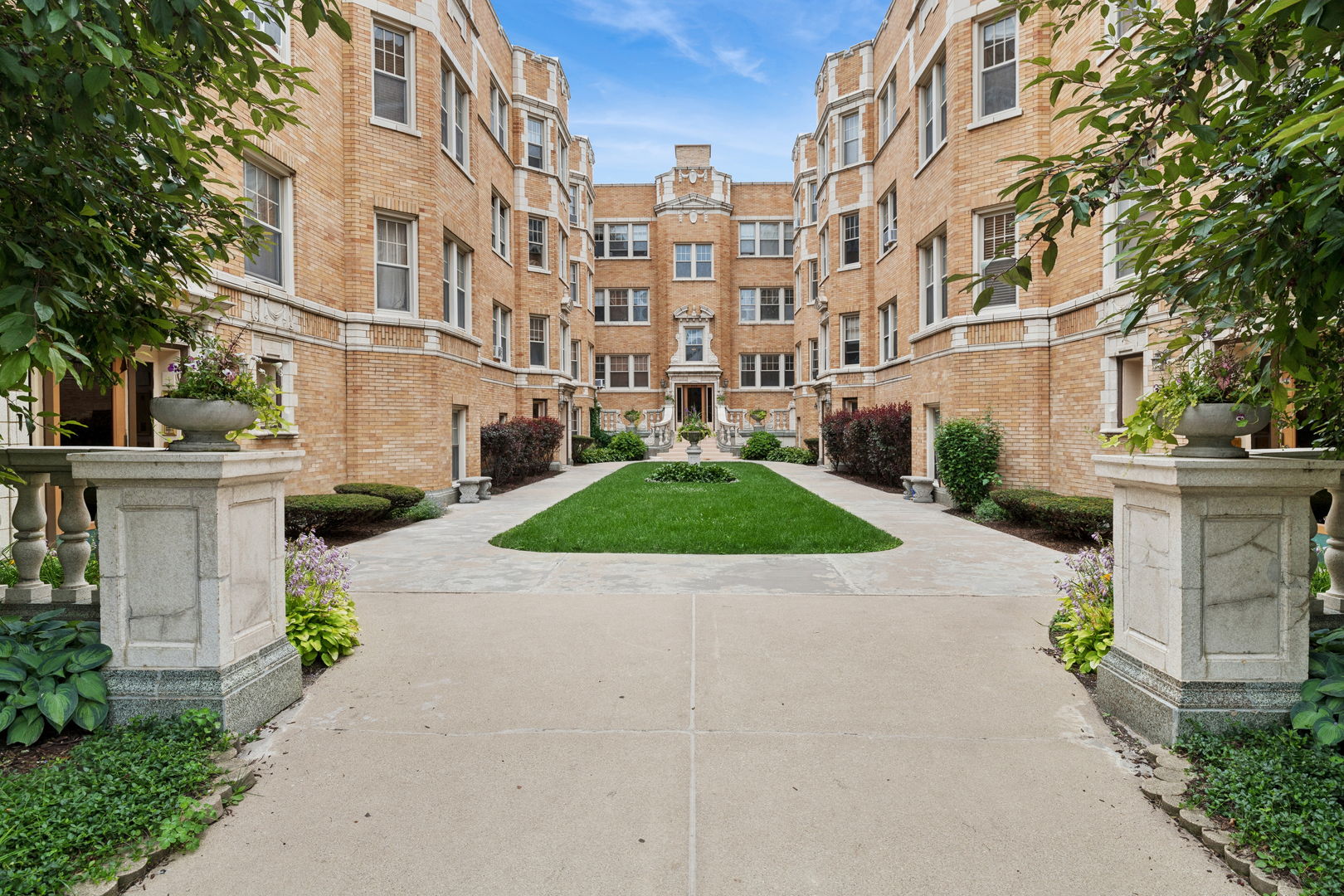 245 Washington Boulevard 2B Property Photo 1