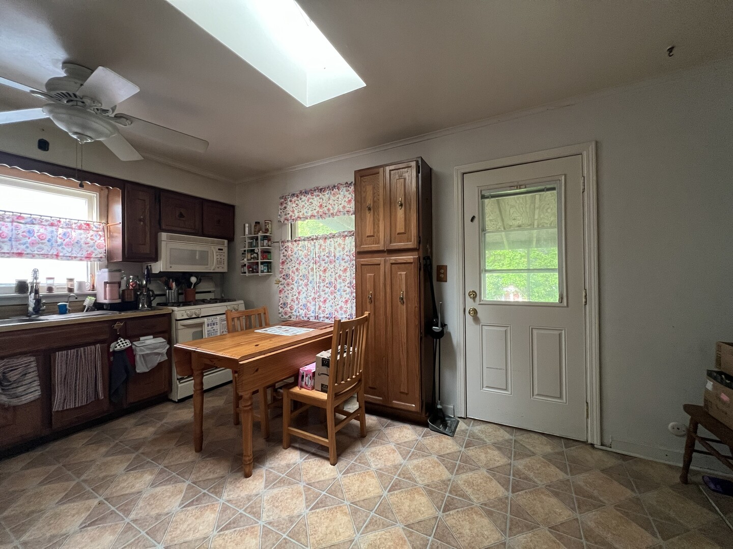 21 S Seymour Avenue Property Photo 8