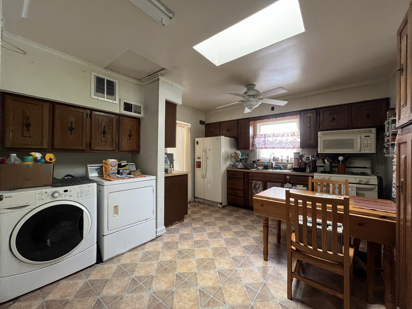21 S Seymour Avenue Property Photo 9