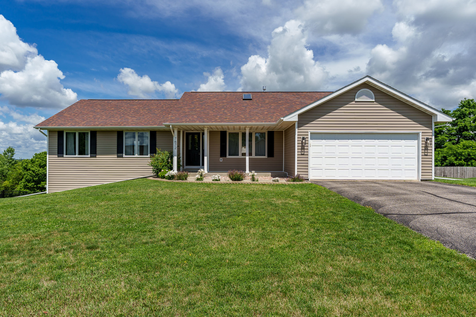 7672 Hawks Ridge Property Photo 1
