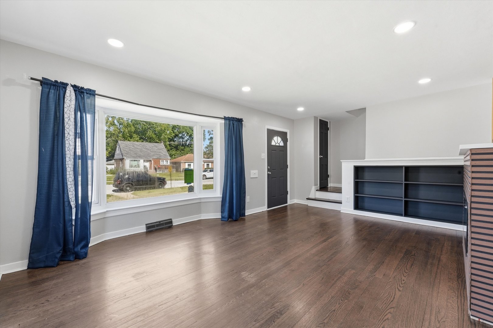 1547 Forest Avenue Property Photo 4