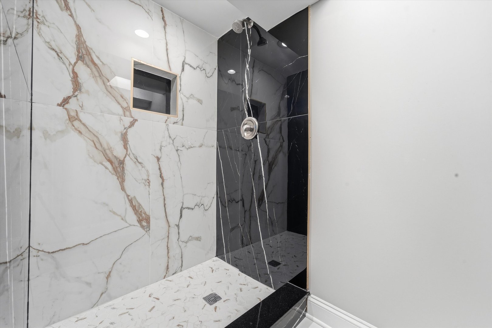 1547 Forest Avenue Property Photo 10