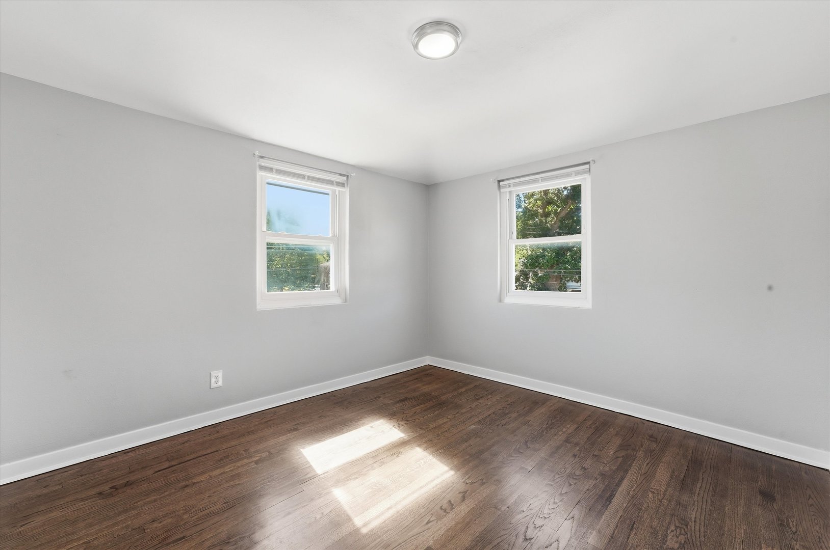 1547 Forest Avenue Property Photo 17