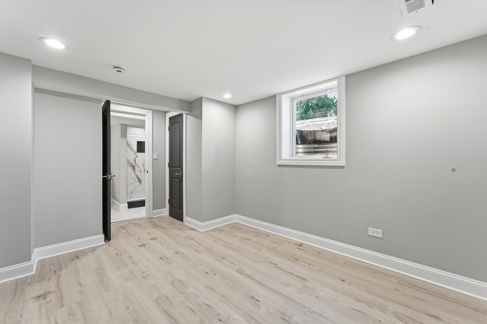 1547 Forest Avenue Property Photo 20