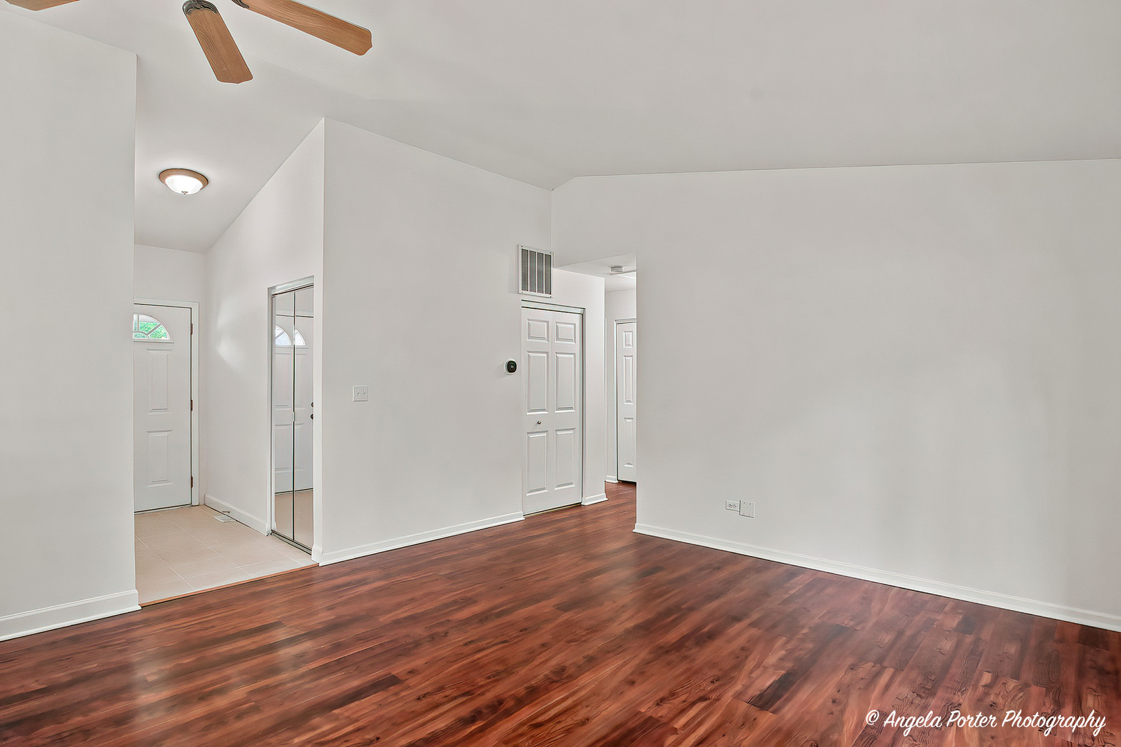 3287 Medford Court Property Photo 4