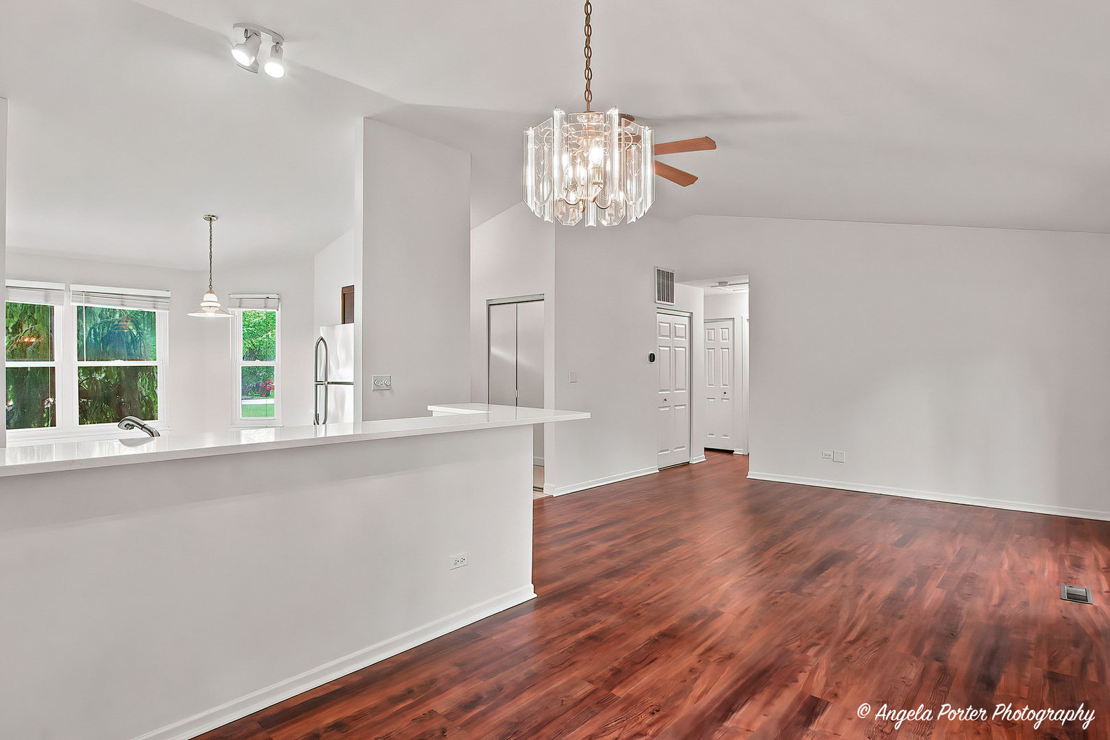 3287 Medford Court Property Photo 5