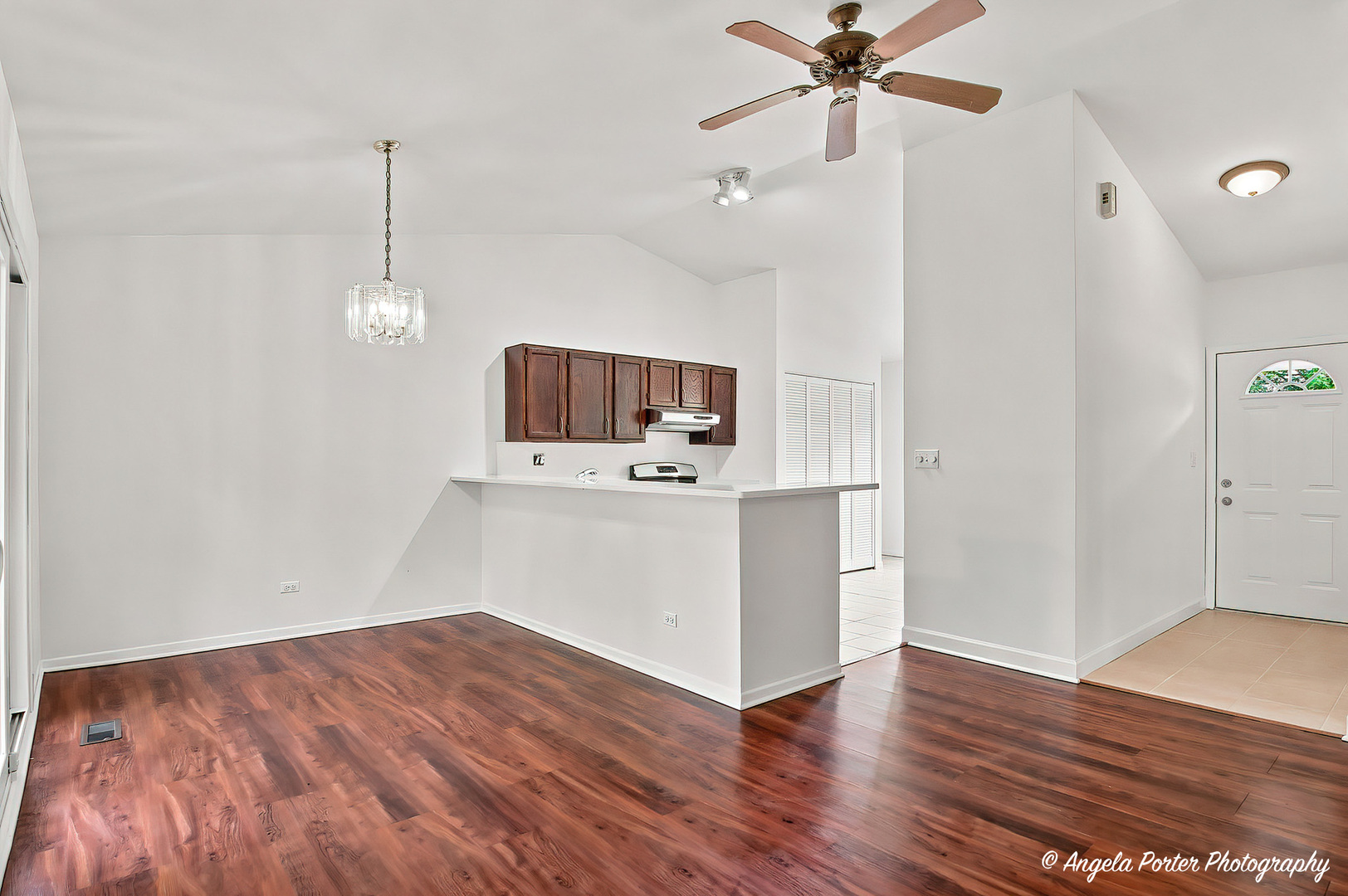 3287 Medford Court Property Photo 9