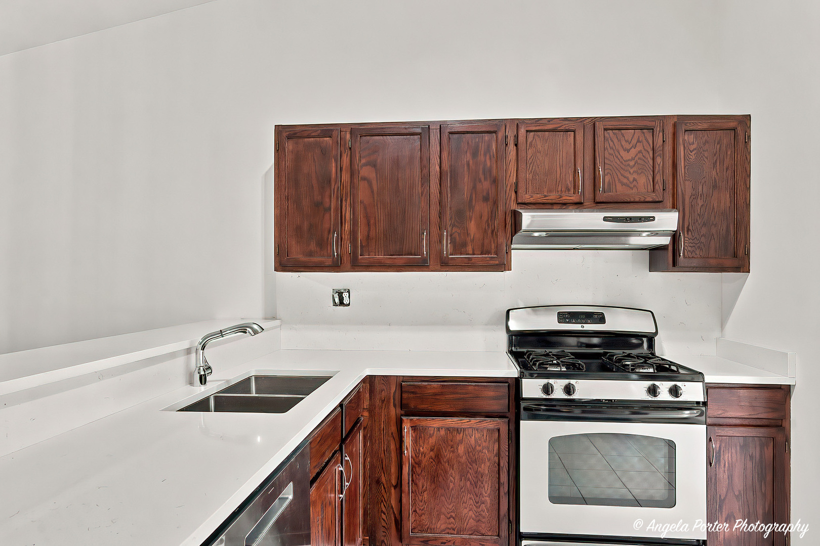 3287 Medford Court Property Photo 11