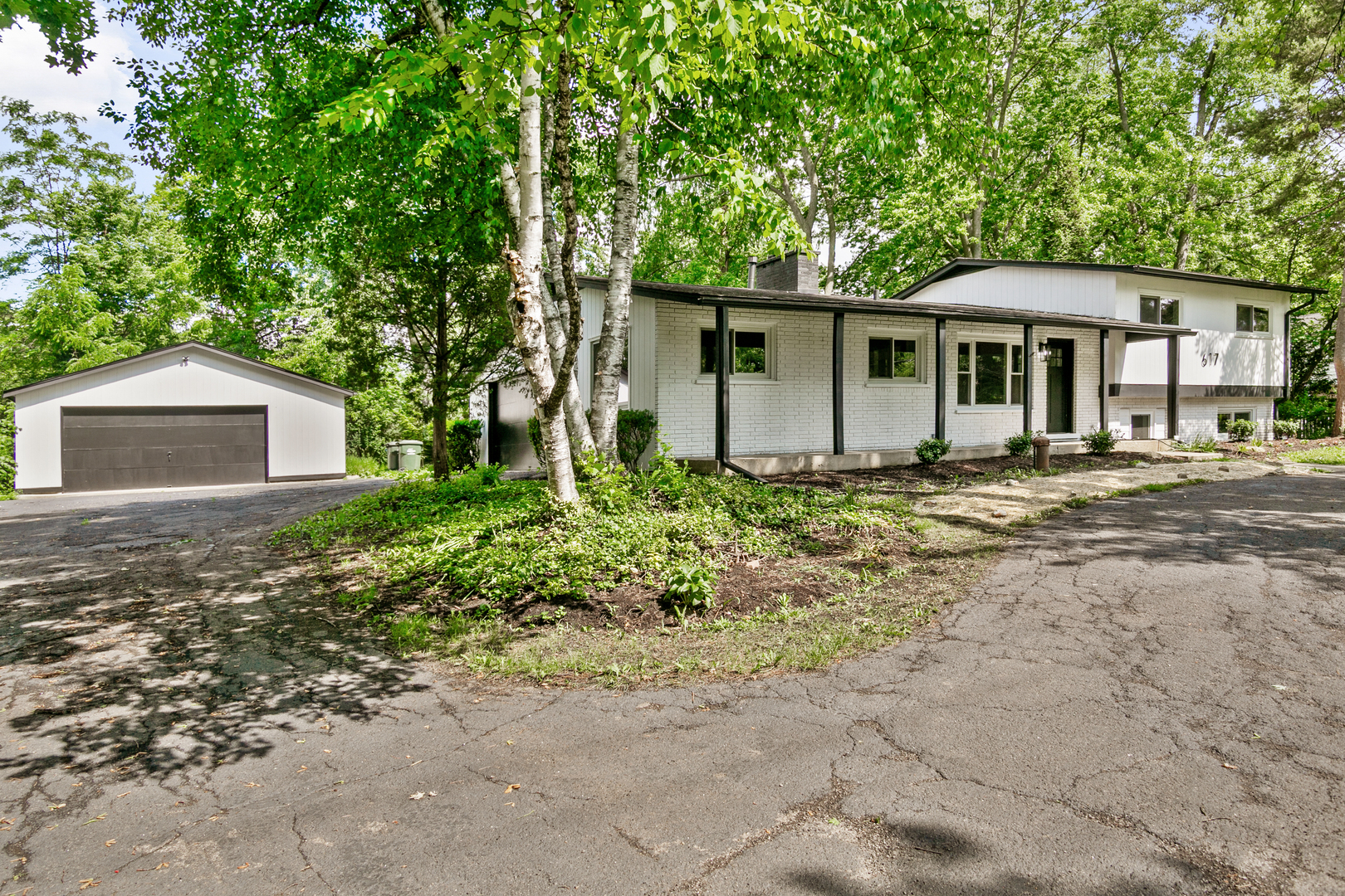 617 S Busse Road Property Photo 22
